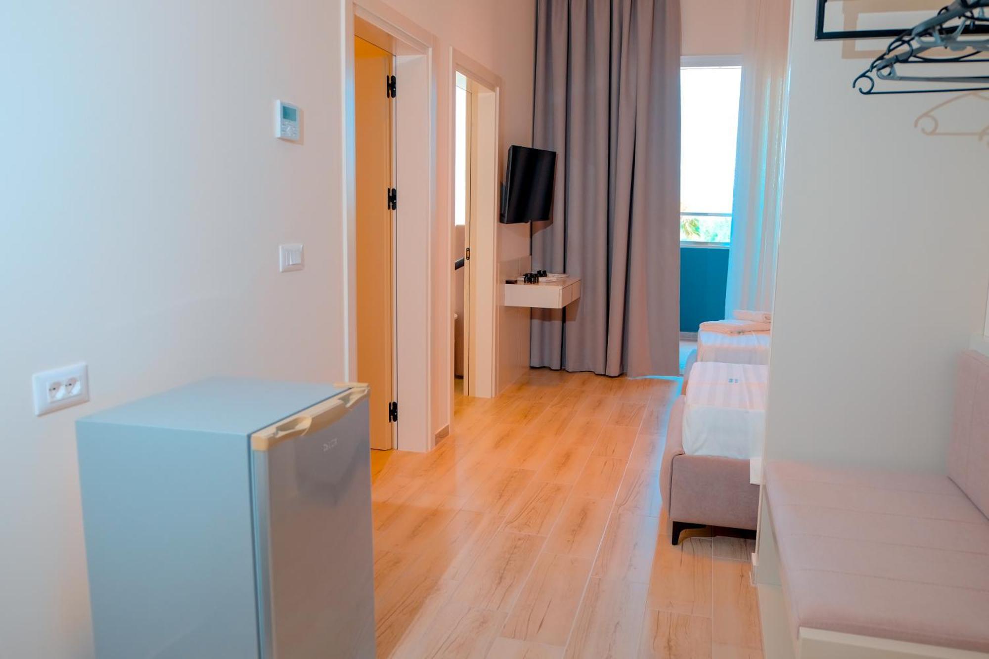 Laid Hotel Влёра Экстерьер фото