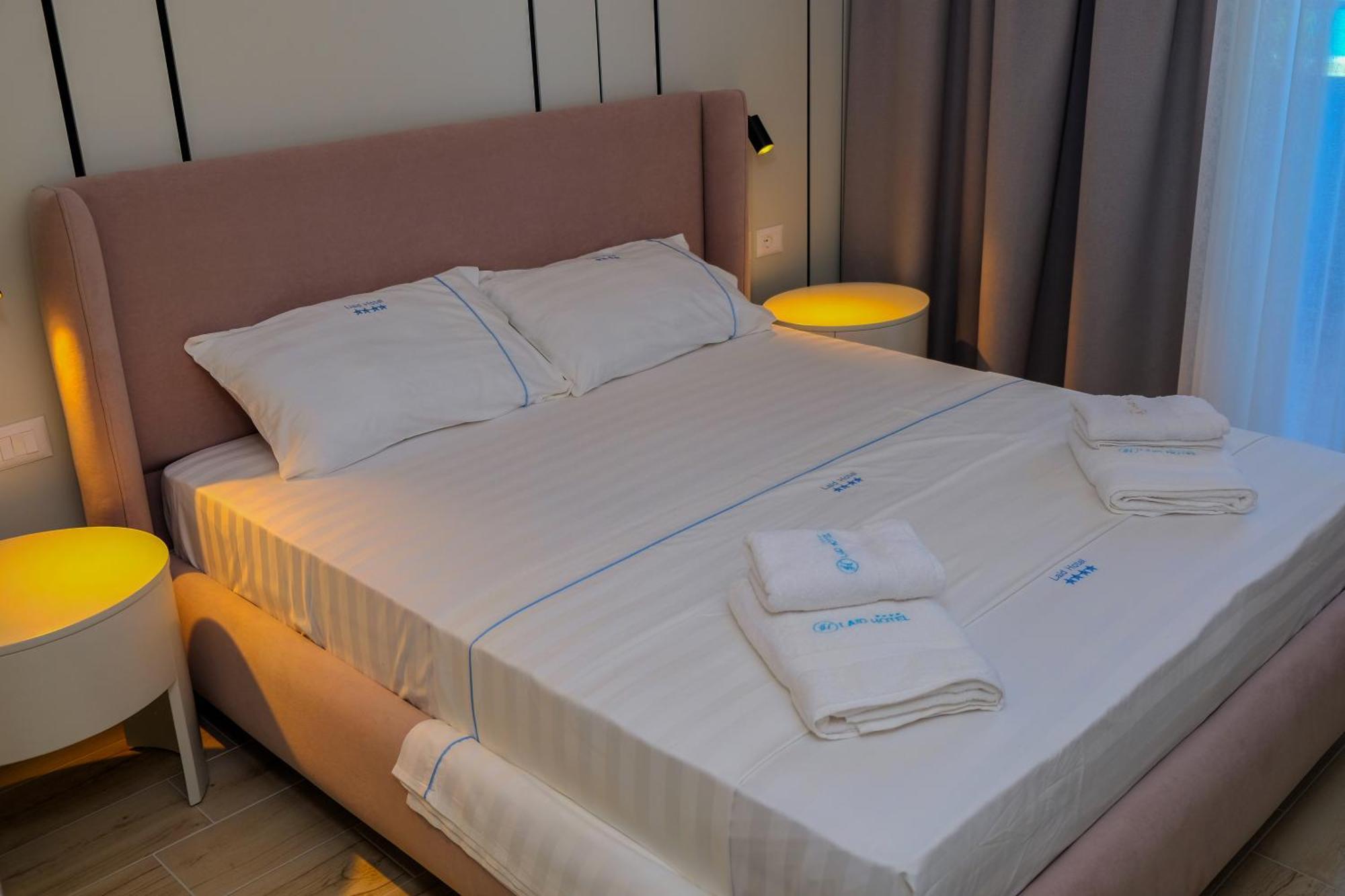 Laid Hotel Влёра Экстерьер фото